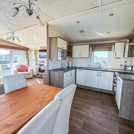 קלקטון און סי Beautiful Caravan With Decking Wifi At St Osyth Beach Holiday Park Ref 28077Dw מראה חיצוני תמונה