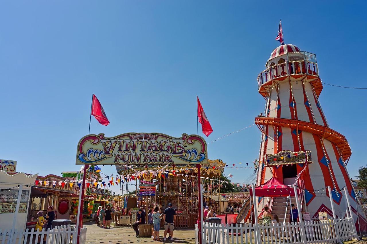 קלקטון און סי Beautiful Caravan With Decking Wifi At St Osyth Beach Holiday Park Ref 28077Dw מראה חיצוני תמונה