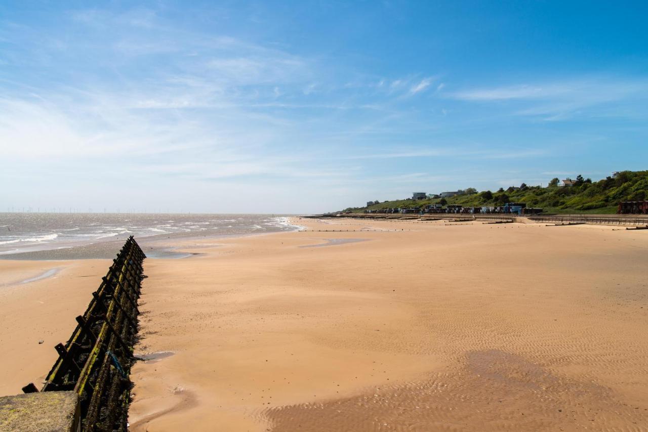 קלקטון און סי Beautiful Caravan With Decking Wifi At St Osyth Beach Holiday Park Ref 28077Dw מראה חיצוני תמונה