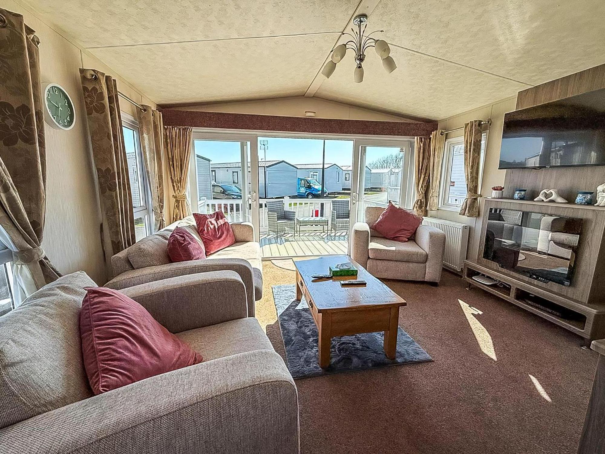 קלקטון און סי Beautiful Caravan With Decking Wifi At St Osyth Beach Holiday Park Ref 28077Dw מראה חיצוני תמונה